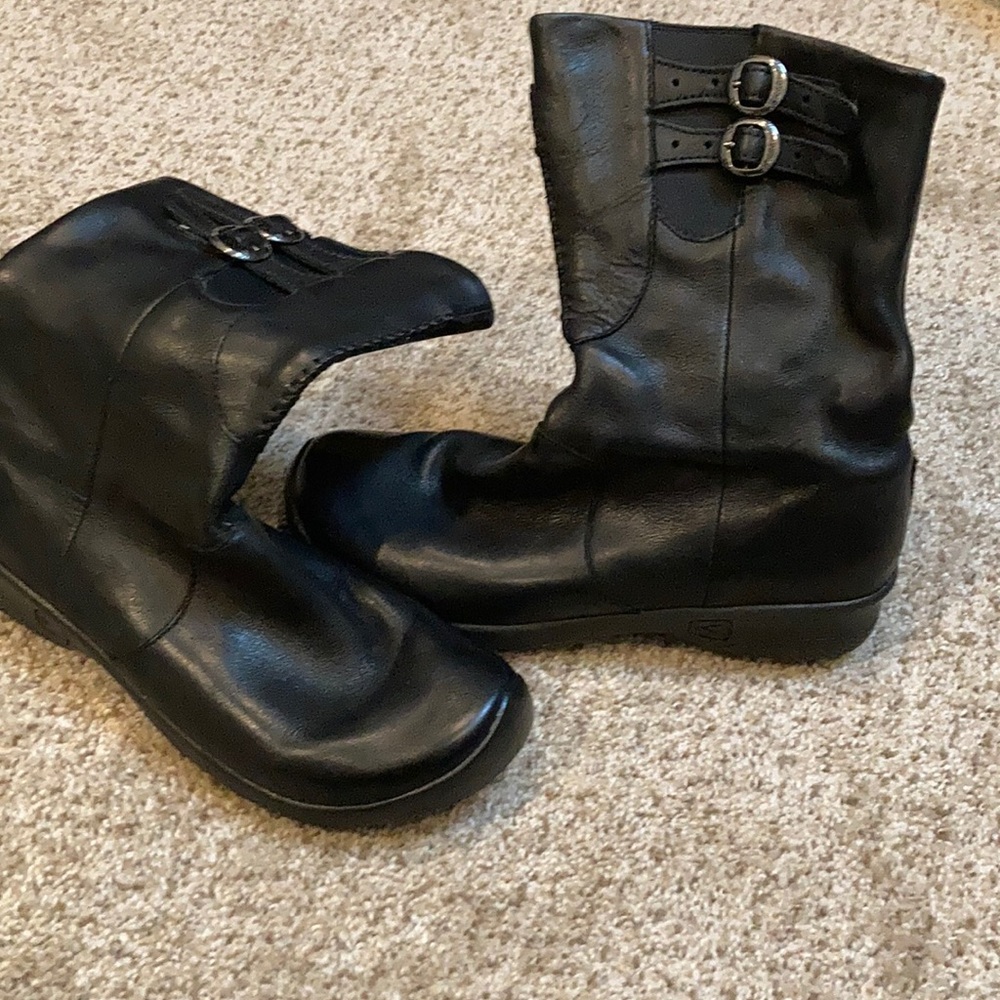 Keens!!! Comfortable leather boots!